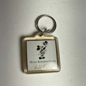 Vintage Walt Disney World Magic Kingdom Club Gold Card Mickey Mouse Keychain